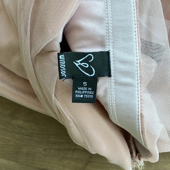 Blush sweetheart dress from Windsor. - Picture 5 of 5